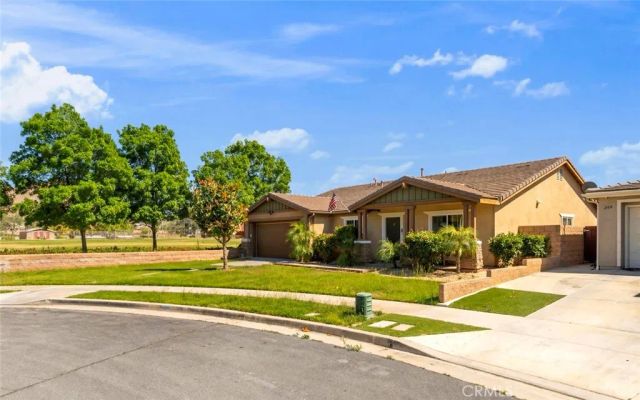 279 Alverstone, Hemet, CA 92543