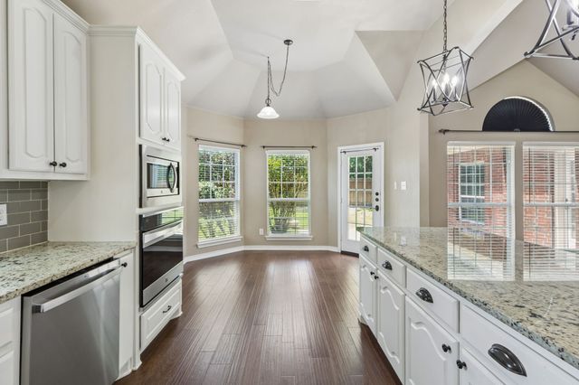 11901 Summerwind Drive, Fort Worth, TX 76244