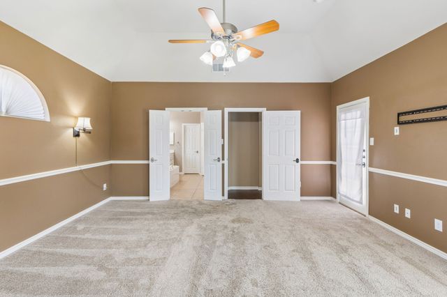 11901 Summerwind Drive, Fort Worth, TX 76244