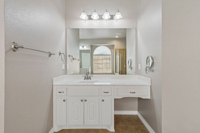 11901 Summerwind Drive, Fort Worth, TX 76244