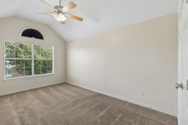 11901 Summerwind Drive, Fort Worth, TX 76244