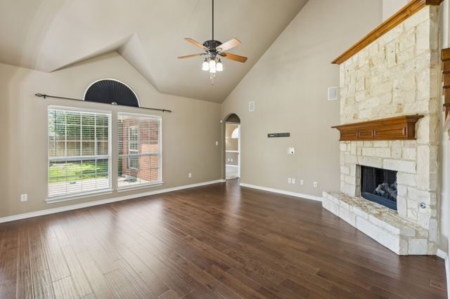 11901 Summerwind Drive, Fort Worth, TX 76244