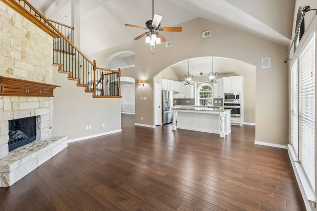 11901 Summerwind Drive, Fort Worth, TX 76244