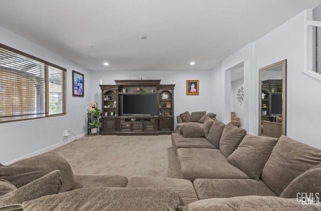 826 Jacob Creek Drive, Bakersfield, CA 93314