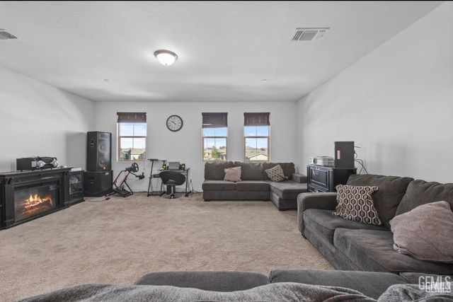 826 Jacob Creek Drive, Bakersfield, CA 93314