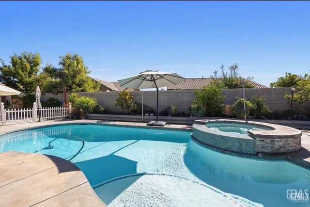 826 Jacob Creek Drive, Bakersfield, CA 93314