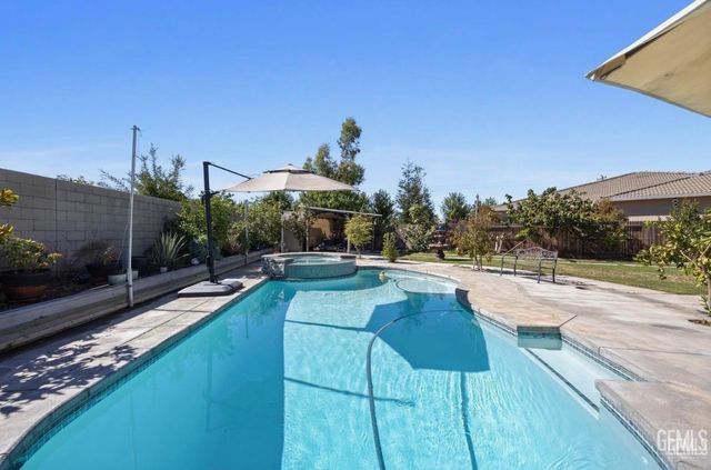 826 Jacob Creek Drive, Bakersfield, CA 93314