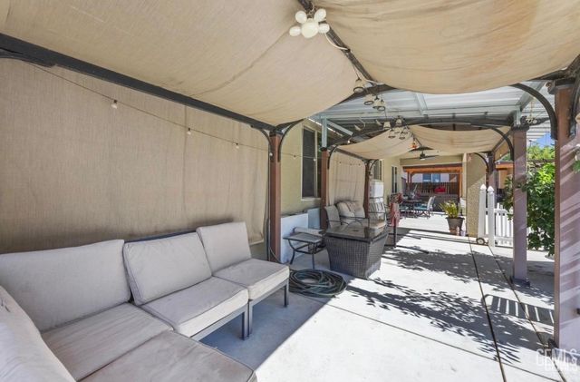 826 Jacob Creek Drive, Bakersfield, CA 93314