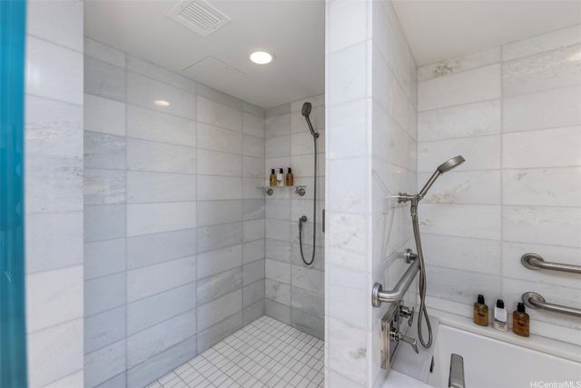 2139 Kuhio Avenue 2908, Honolulu, HI 96815