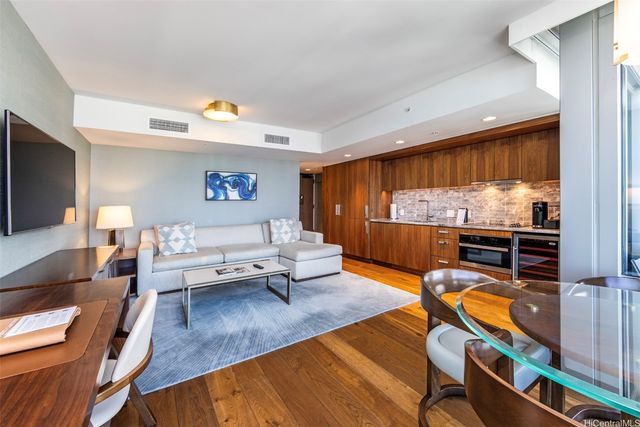 2139 Kuhio Avenue 2908, Honolulu, HI 96815