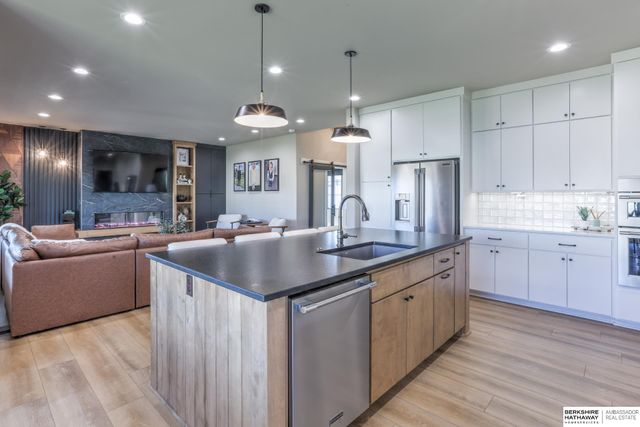 3319 S 212th Avenue, Elkhorn, NE 68022