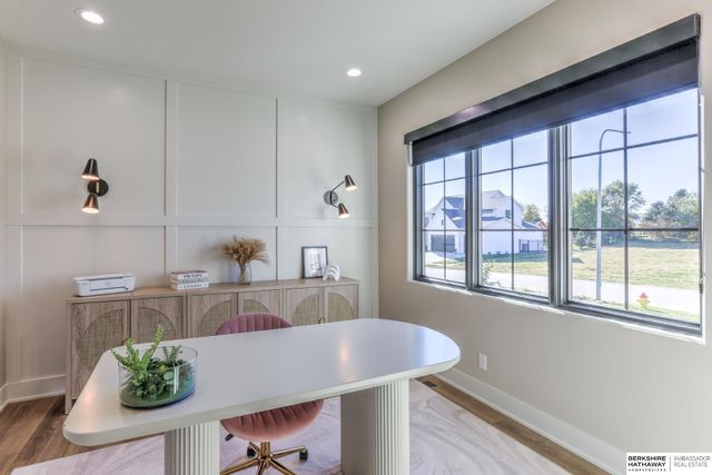 3319 S 212th Avenue, Elkhorn, NE 68022