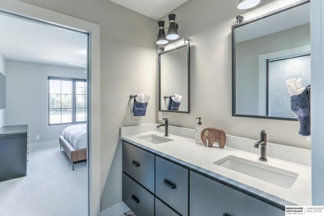 3319 S 212th Avenue, Elkhorn, NE 68022