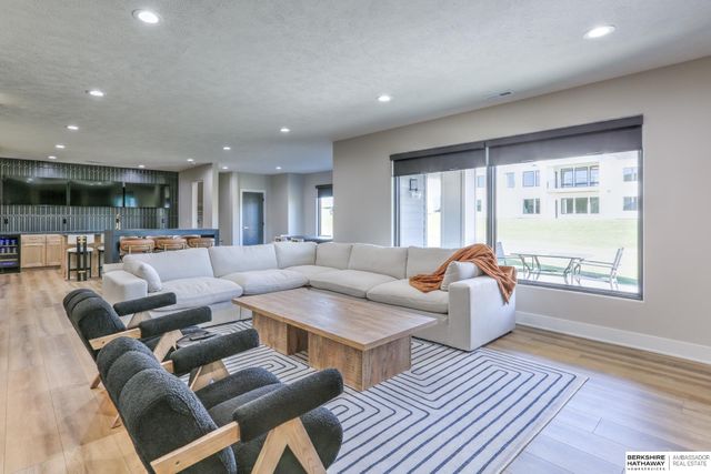 3319 S 212th Avenue, Elkhorn, NE 68022