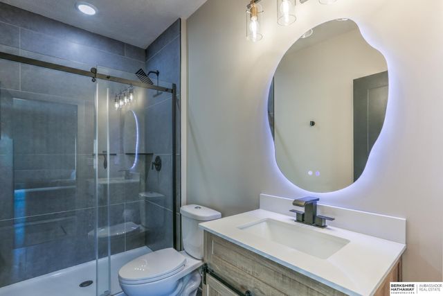 3319 S 212th Avenue, Elkhorn, NE 68022