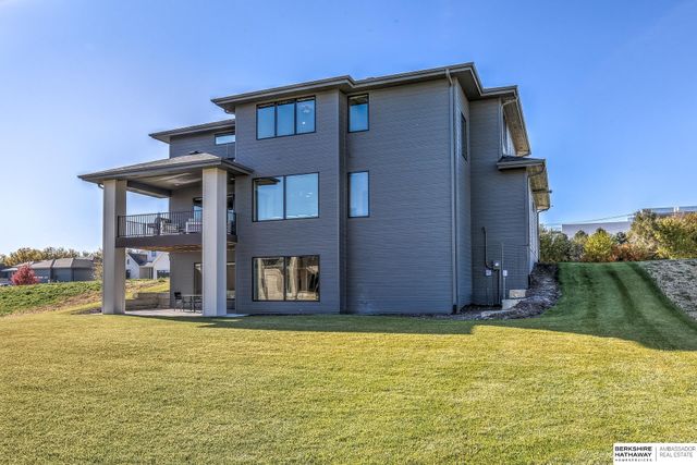 3319 S 212th Avenue, Elkhorn, NE 68022