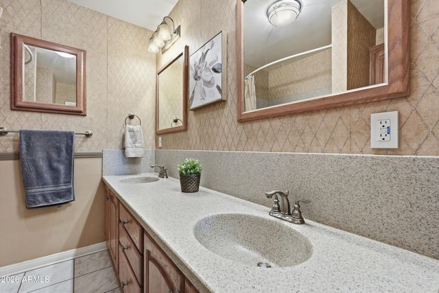 5711 N 12th Avenue, Phoenix, AZ 85013