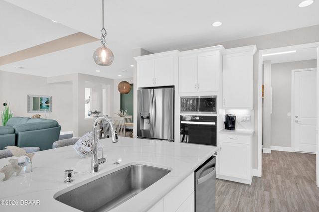 202 Catamaran Cove, Daytona Beach, FL 32124