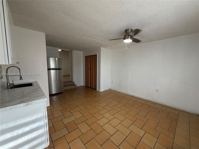 200 W 53rd Ter, Hialeah, FL 33012