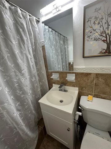 200 W 53rd Ter, Hialeah, FL 33012