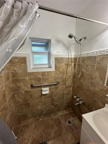 200 W 53rd Ter, Hialeah, FL 33012