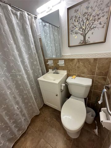200 W 53rd Ter, Hialeah, FL 33012