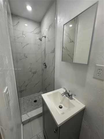 200 W 53rd Ter, Hialeah, FL 33012