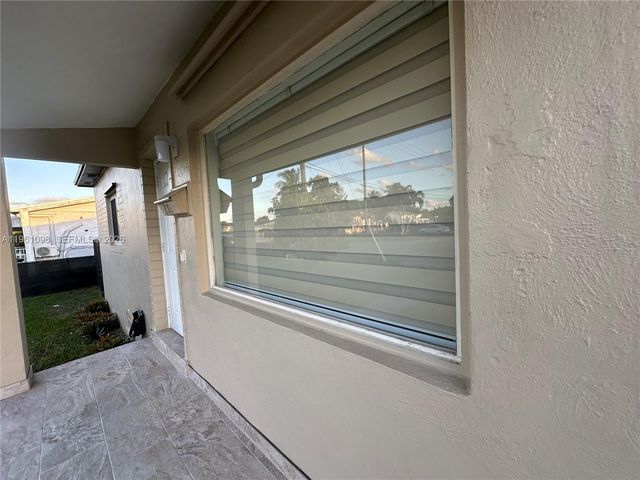 200 W 53rd Ter, Hialeah, FL 33012