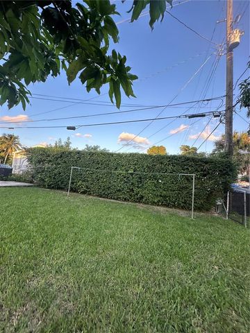200 W 53rd Ter, Hialeah, FL 33012