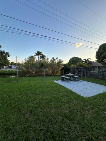 200 W 53rd Ter, Hialeah, FL 33012