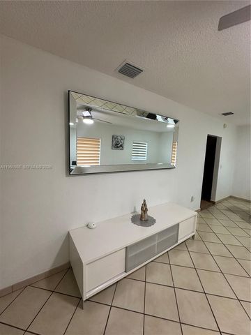 200 W 53rd Ter, Hialeah, FL 33012