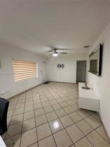 200 W 53rd Ter, Hialeah, FL 33012