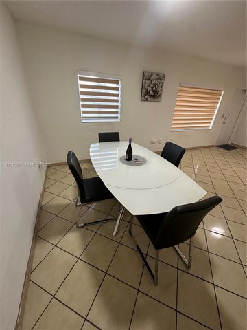 200 W 53rd Ter, Hialeah, FL 33012