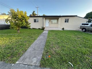 200 W 53rd Ter, Hialeah, FL 33012