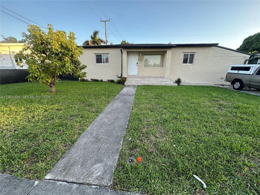 200 W 53rd Ter, Hialeah, FL 33012