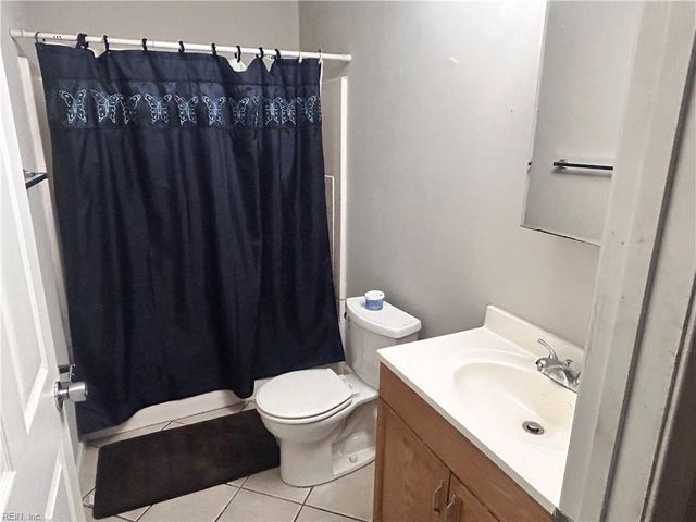215 Pine Grove AVE, Hampton, VA 23669