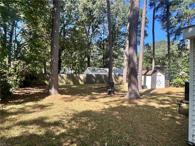 215 Pine Grove AVE, Hampton, VA 23669