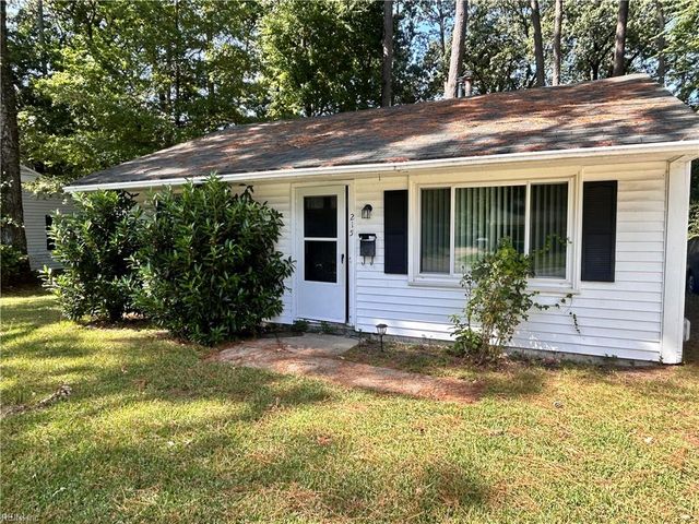 215 Pine Grove AVE, Hampton, VA 23669