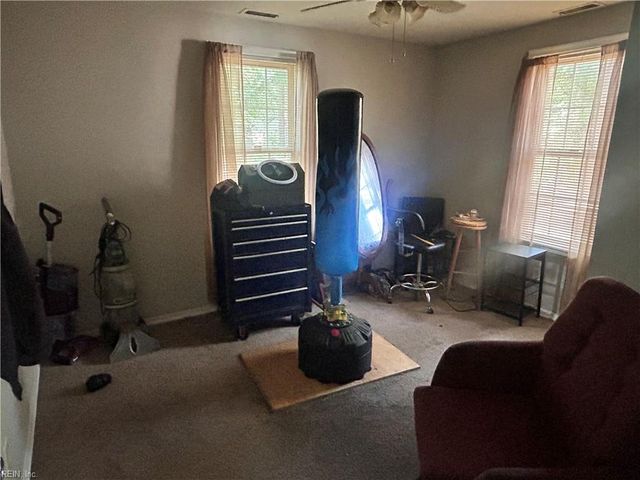 215 Pine Grove AVE, Hampton, VA 23669