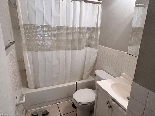 215 Pine Grove AVE, Hampton, VA 23669