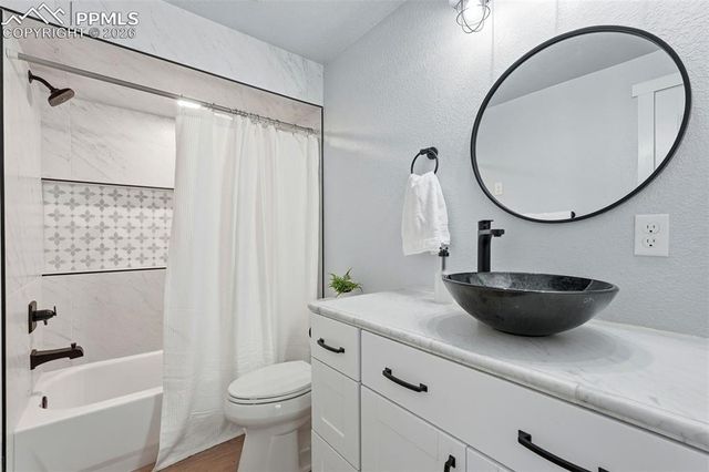 6945 Sedgerock Lane, Colorado Springs, CO 80927