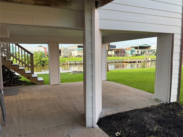 1517 County Road 201, Sargent, TX 77414