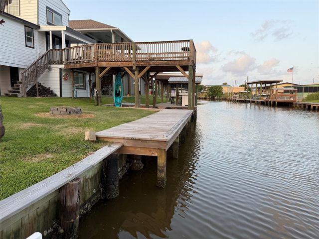 1517 County Road 201, Sargent, TX 77414