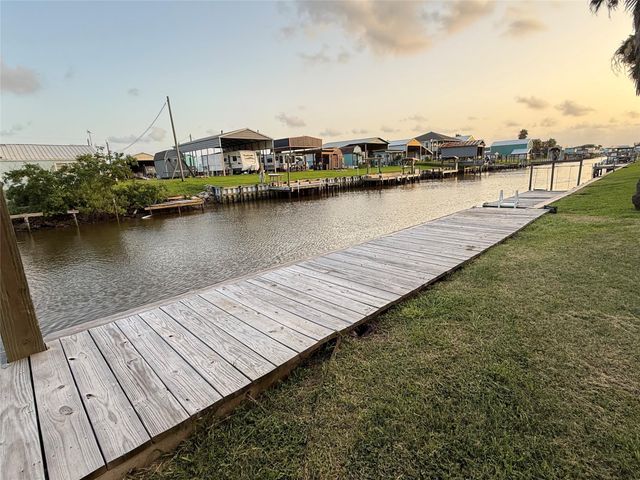 1517 County Road 201, Sargent, TX 77414