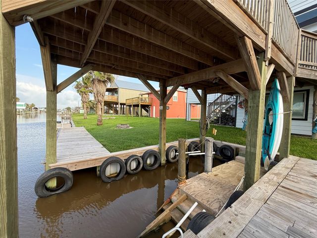 1517 County Road 201, Sargent, TX 77414