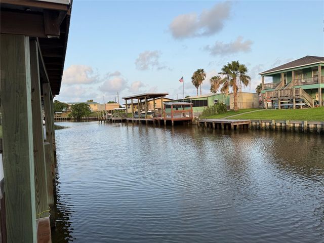 1517 County Road 201, Sargent, TX 77414