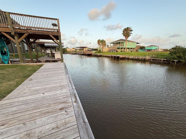 1517 County Road 201, Sargent, TX 77414