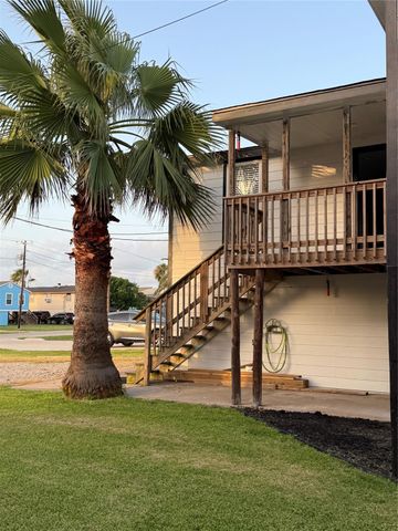 1517 County Road 201, Sargent, TX 77414