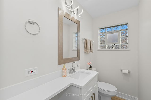 8618 S Kolmar Avenue, Chicago, IL 60652