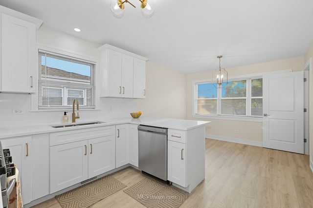 8618 S Kolmar Avenue, Chicago, IL 60652